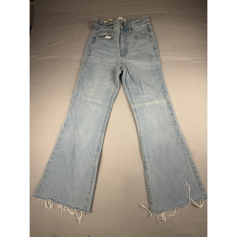 Universal Thread High-Rise Flared Jeans Women’s Light Wash Blue Stretch Denim 6